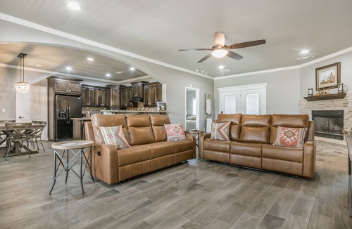 Canyon House | Cheerful 3-Bedroom Home w King Bed, Fireplace, W/D, 10 min from Palo Duro Canyon