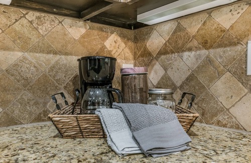 Canyon House | Cheerful 3-Bedroom Home w King Bed, Fireplace, W/D, 10 min from Palo Duro Canyon