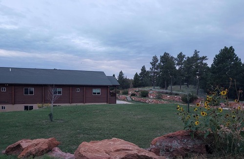 Hot Springs Cabin | Cheerful Double Room - Room 130