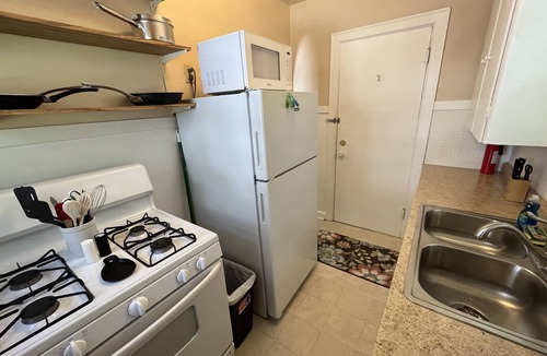 Des Moines House | Cheerful two bedroom duplex