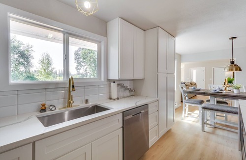 Chehalis House | Chehalis Getaway w/Golf Course View + Fire Pit!