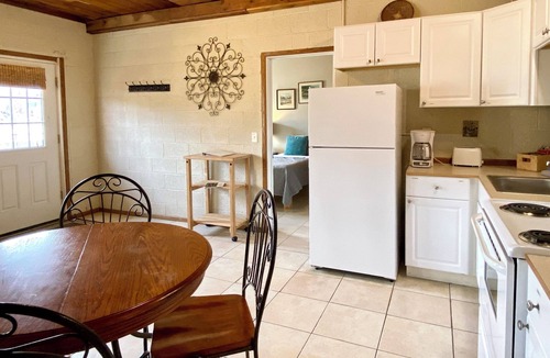 Chelan House | Chelan Cozy Getaway: Pet-Friendly, Downtown, WIFI, Steps to Riverwalk Park