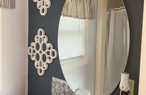 San Saba House | Cherokee Rose Suite at Wildflower Lodge