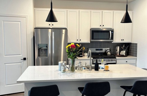 Denver House | Cherry Creek Trail 3 Bedroom Townhouse