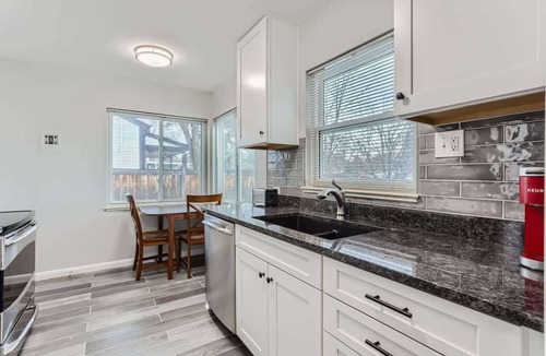 Englewood House | Chic 2 BDR Haven with Private Backyard