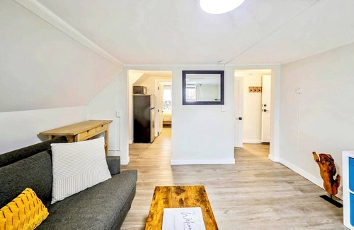 Renton Apartment | Chic, Cozy & New! Great location, Street Parking with AC