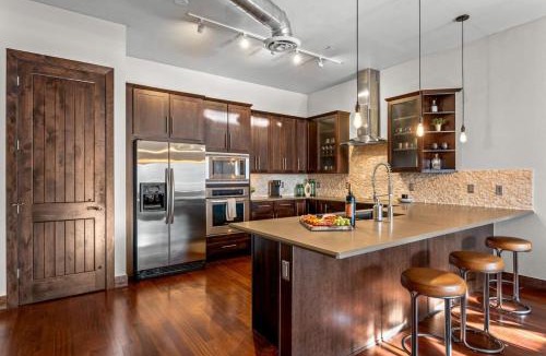 Ballpark House | Chic Loft Heart of RiNo