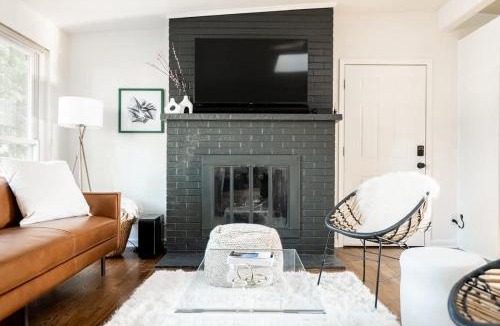 Alta Vista Area House | Chic Mid-Century Home Near Olde Town Arvada