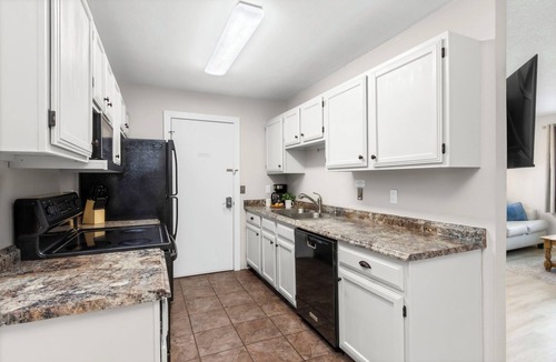 Windsor House | Chimney Park Retreat | King Suite, Sleeps 10