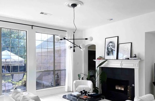 Little Elm House | CitizenNomad: Modern Dallas Lake House Bungalow