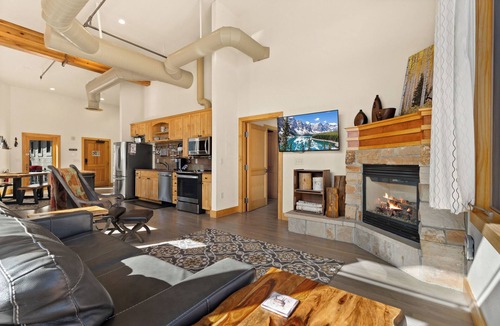 Estes Park Apartment | City 1BR Mtn-view Rocky Mountain National Park