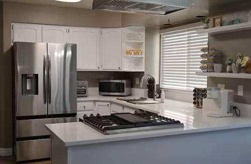 Greeley House | City Cabin Hideaway w/Spa, Pool Table & Arcade