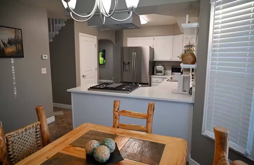 Greeley House | City Cabin Hideaway w/Spa, Pool Table & Arcade