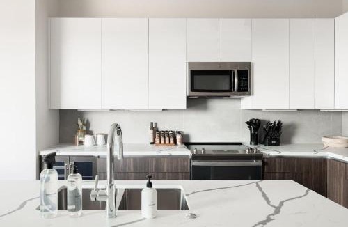Jefferson Park House | City Views! - Chic Jefferson Park Condo - Tesoro