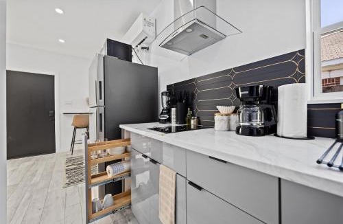 South Central Houston Apartment | Cityscapes Studio Suite #D East Downtown