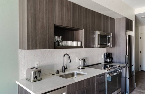 Squire Park Apartment | Classic First Hill Jr 1BR w/Gym, BBQ & Game Room, by Blueground