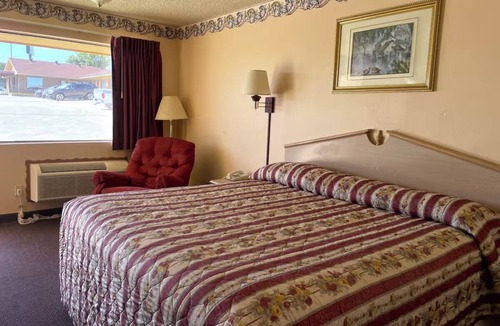 Seminole Hotel | Clean & Affordable Stay w/Free Parking, Near Seminole's Heart – 1.4 miles away
