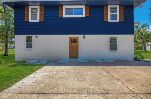 Brazoria Apartment | Clean Remodeled 2-bedroom corporate apt in Brazoria with AC, Wi-Fi, Washer/dryer