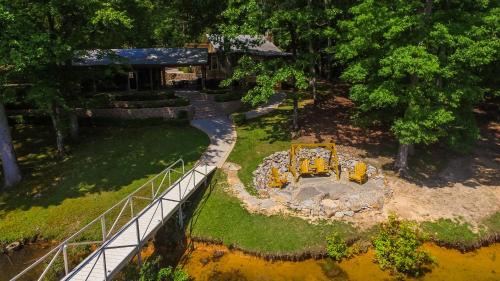 Jasper House | Clear Creek Escape - Double Decker Dock, New Green Fishing Lights!