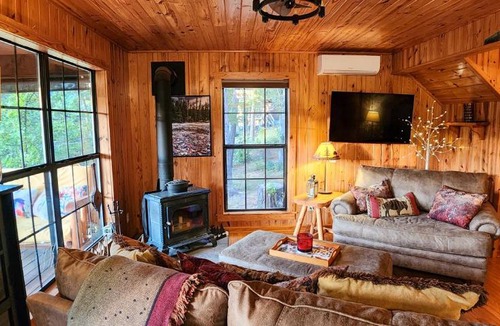 Boswell House | Cliffside at Piney Falls - Creek Access - Sweeping Views