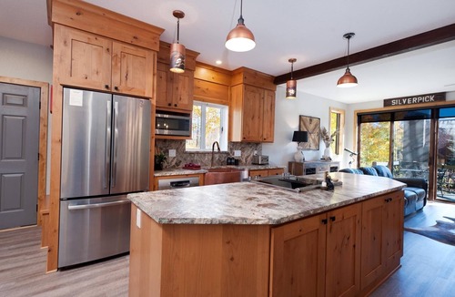 Purgatory House | Cliffside Casa | Mtn Views, Skiing & Dogs OK