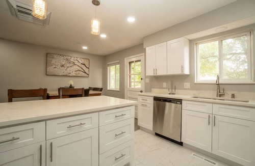 Allendale Area Apartment | Close to Downtown| Sleeps 8 | Private Backyard