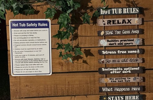 Converse House | Close2Home @ Haven Mdw HOT-TUB BBQ Barn