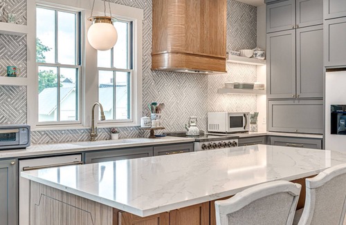 Eufaula House | Closest to Swim Beach & Pop-Up Shops | Sleeps 12 | Lake View | 3 Balconies!