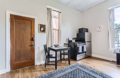 City Park Apartment | Cloud by Modern Midstay/1 Block to City Park #C4