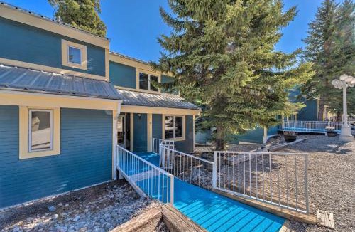 Cloudcroft House | Cloudcroft Townhome w/Deck - 1 Mi to Burro Ave!