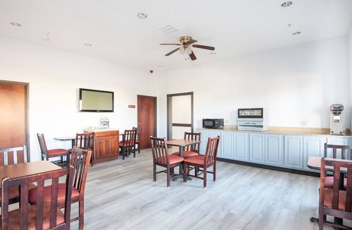 Clute Apartment | Clute TX|2 Queen Bed