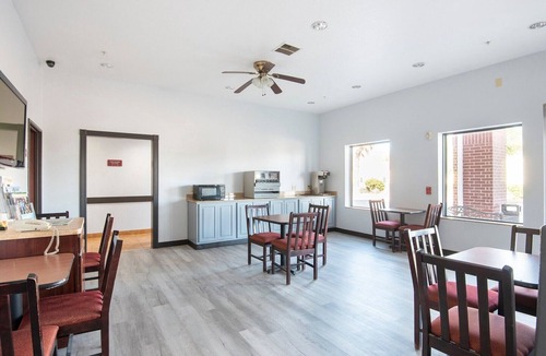 Clute Apartment | Clute TX|2 Queen Bed