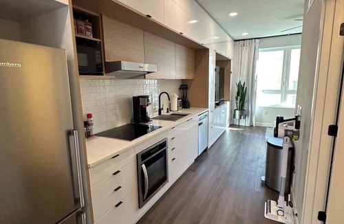 City Park West Apartment | CO6. (Condo) 1 Bed Lux/near St.Joseph/Laundry