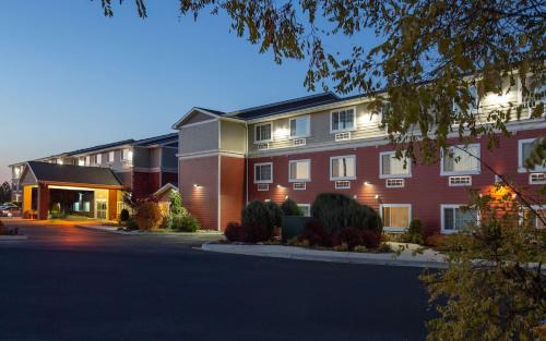 Pullman Hotel | Coast Hilltop Inn