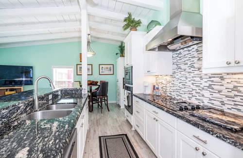 Cedar Lane House | Coastal Luxury Home- Infinity Pool and Beach Views!