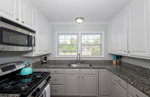 Central City House | Coastal Pool Retreat Tesla Charger Near Beach & Downtown Corpus Christi No-Tub