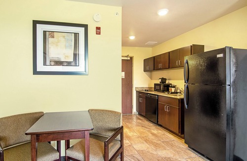 Paxton Hotel | Cobblestone Hotel & Suites - Paxton