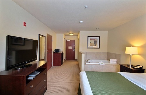 Bloomfield Hotel | Cobblestone Inn & Suites - Bloomfield