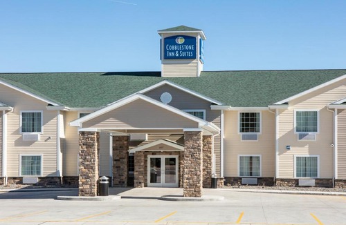 Pine Bluffs Hotel | Cobblestone Inn & Suites - Pine Bluffs