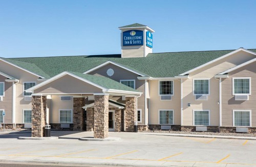 Pine Bluffs Hotel | Cobblestone Inn & Suites - Pine Bluffs