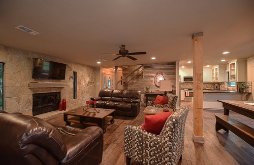 Wellborn House | College Stations Newest Rural Getaway * Game Day House