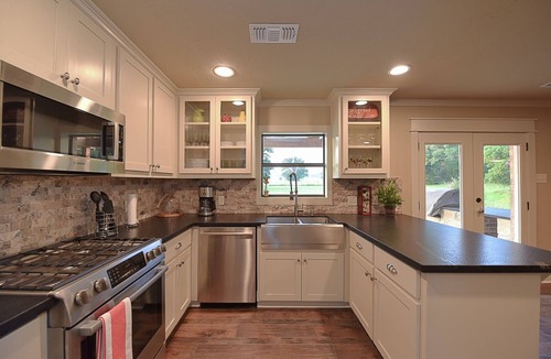 Wellborn House | College Stations Newest Rural Getaway * Game Day House