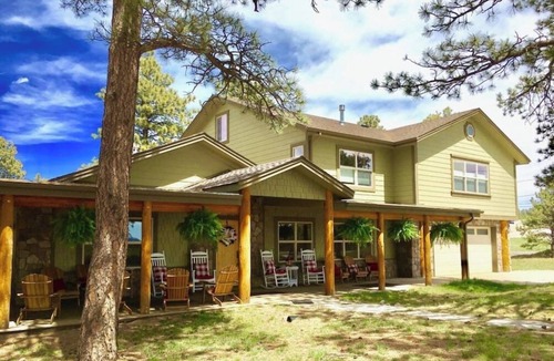 Mount Vernon House | Colorado Family Reunion and Wedding Headquarters