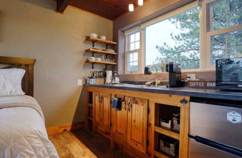 Hot Springs Cabin | Columbine Cabin at Highland Meadows - Black Hills Retreat