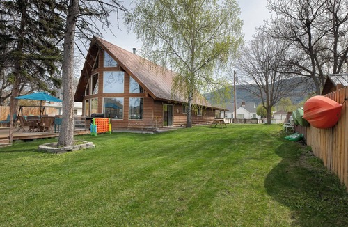 Oroville House | Come to Oroville and stay at the Robbins Nest, your home away from home.