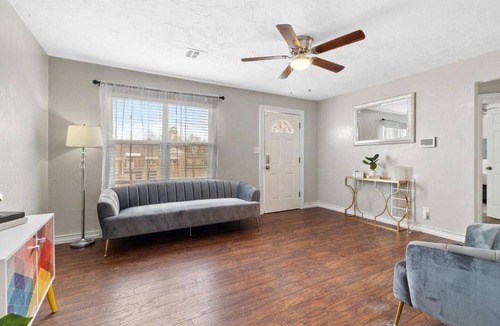 Del City House | Comfort Abode!