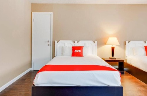 Elk City House | Comfort and Convenience! 2 Relaxing Units, Minutes to National Route 66 Museum