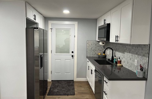 Highline House | Comfort & Convenience! 2BR Near SEA Airport & Downtown Seattle