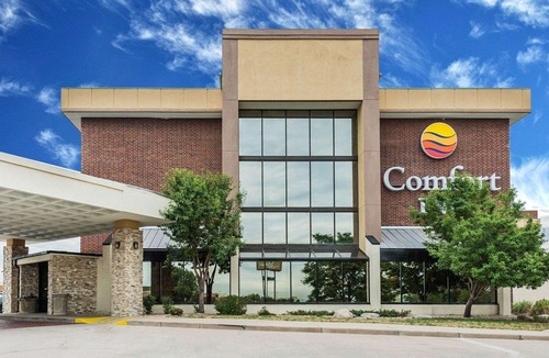Montbello Hotel | Comfort Inn Denver East