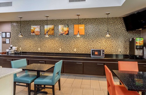 Cleveland Hotel | Comfort Inn & Suites Cleveland TX